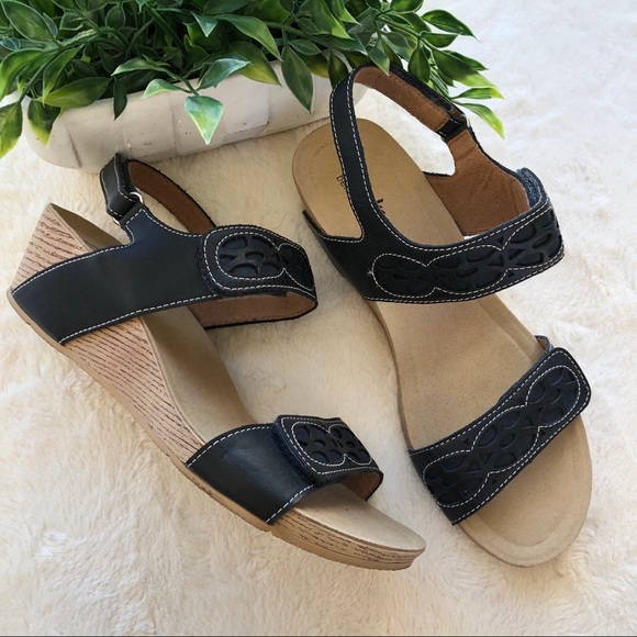 clarks bendables wedge sandals